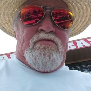 Meet your Posher, Larry